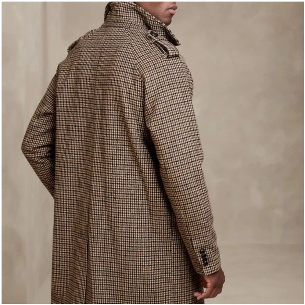 Banana republic men’s wool blend coat (Size M)